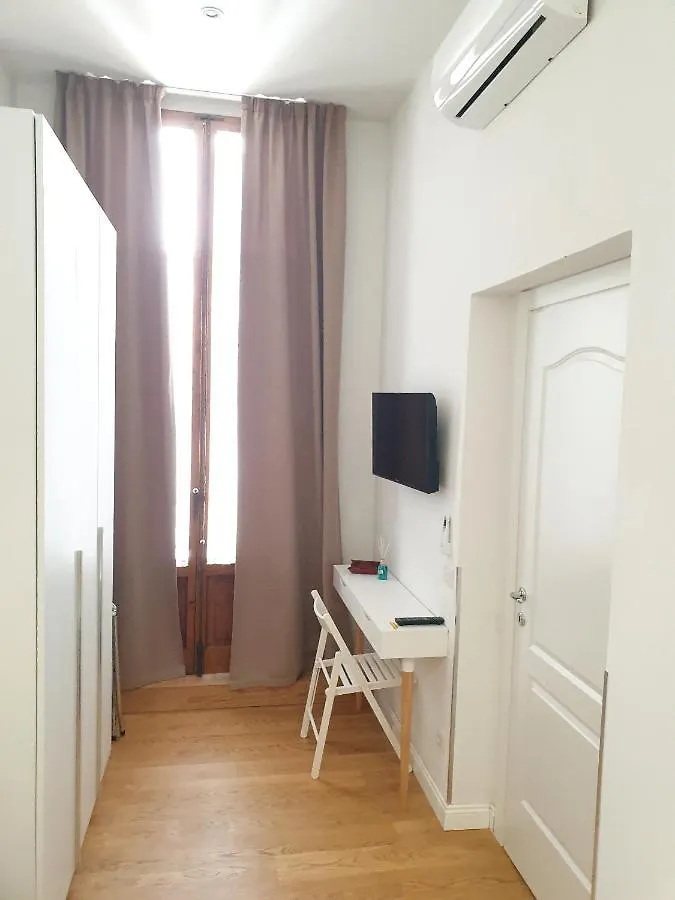 Bed and Breakfast Pink Wolf Florencia